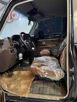 Toyota Land Cruiser 70